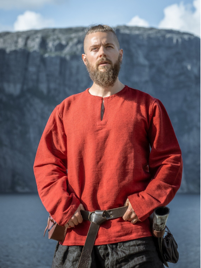 Trollfelsen Leonardo Carbone Mittelalter Gewandung Ritter Wikinger Tunika Ivar Rot _1_